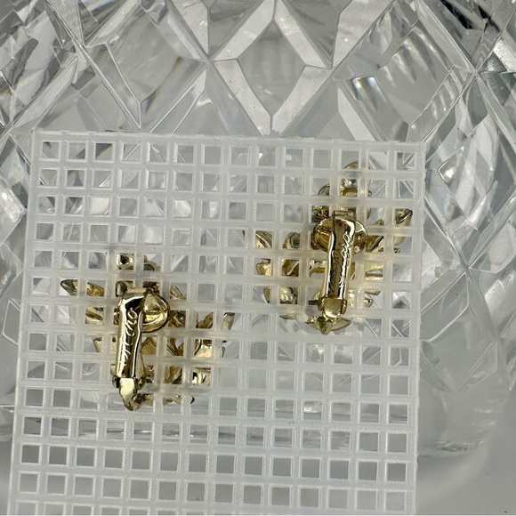 1” CORO Vintage Enamel & Beaded Golden Wheat/Corn/Grapes Signed Clip Earrings - Picture 3 of 7